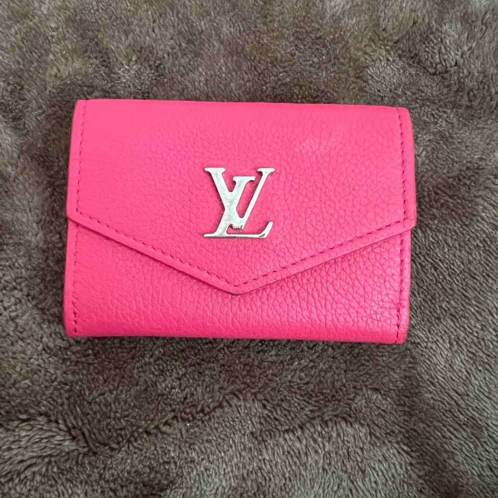 Louis Vuitton 2019 LV monogram lock mini wallet